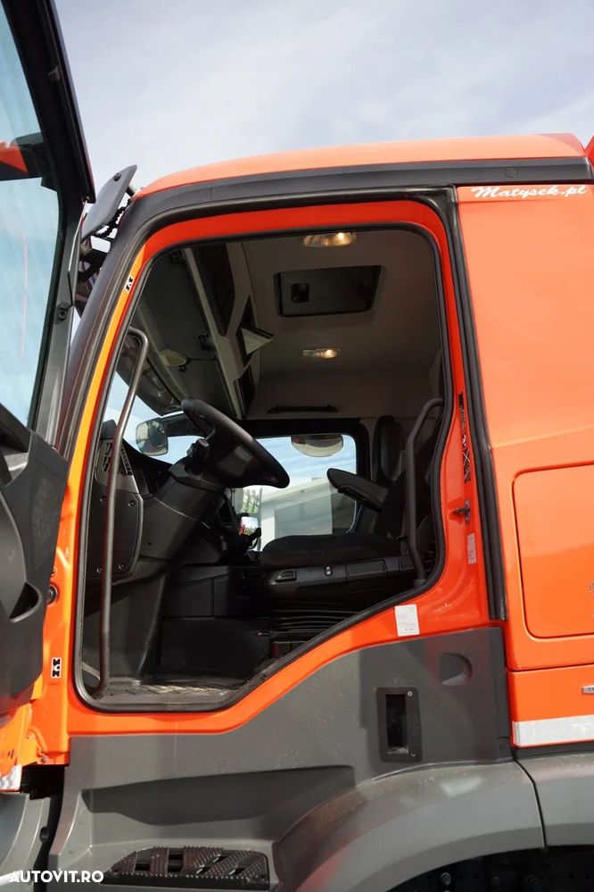 Mercedes-Benz AROCS 2640 / 6x4 / CAROSERIE BALANȚĂ - 6,5 M / MACARA HIAB X-HIDUO 188 ES-5 / CAPACITATE MAXIMĂ DE RIDICARE: 5.200 KG / ROTATOARE / TELECOMANDĂ / PODEA RESISTENTĂ / TRANSMISIE AUTOMATĂ - 28
