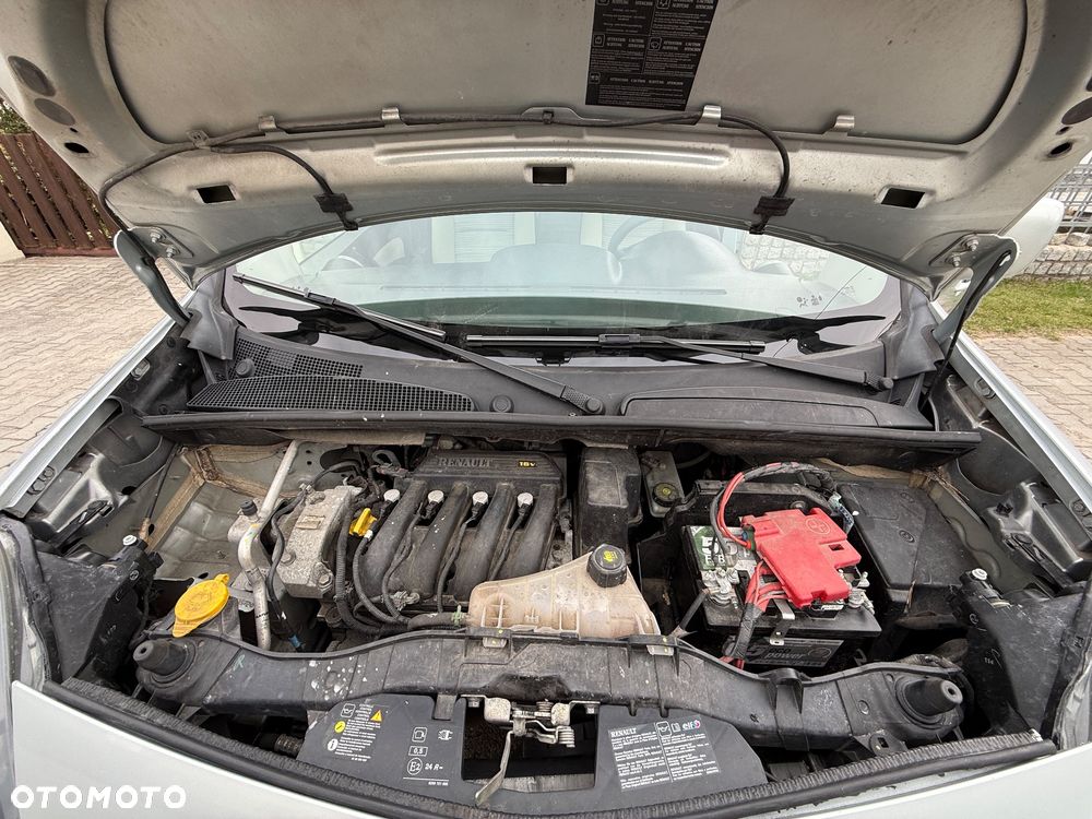 Renault Kangoo 1.6 16V 105 Luxe - 10