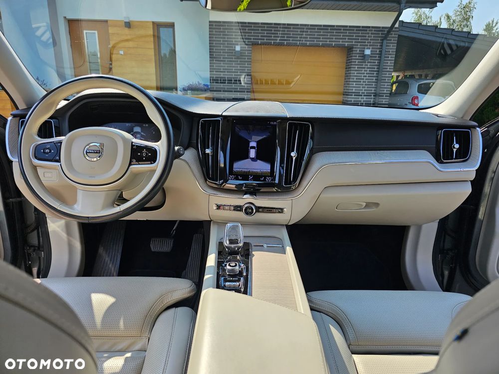 Volvo XC 60 B4 D AWD Inscription - 16