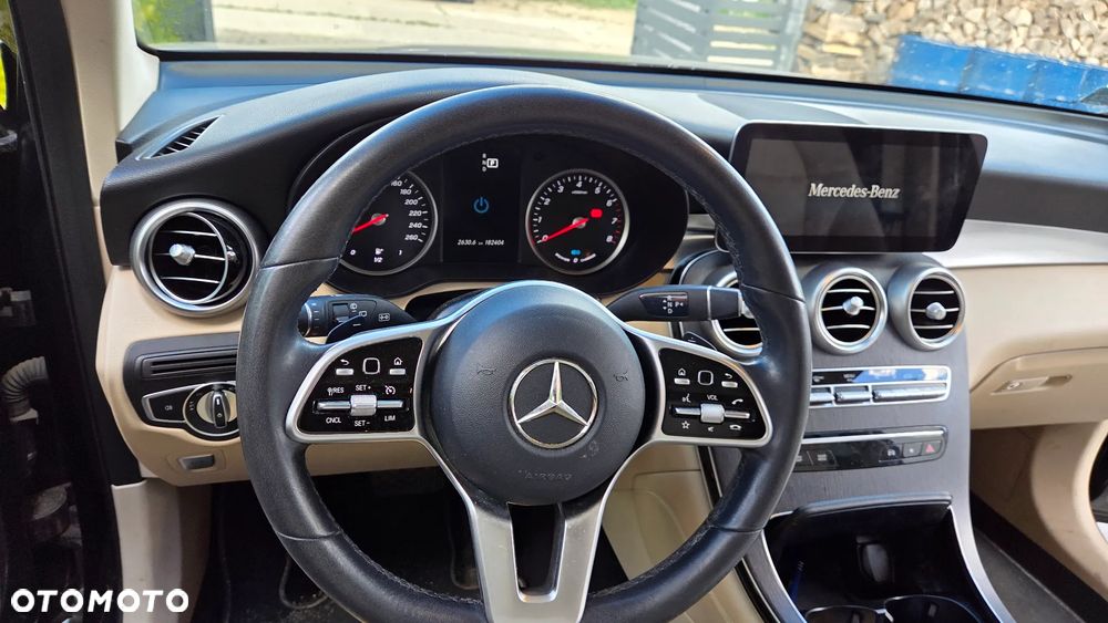Mercedes-Benz GLC - 9