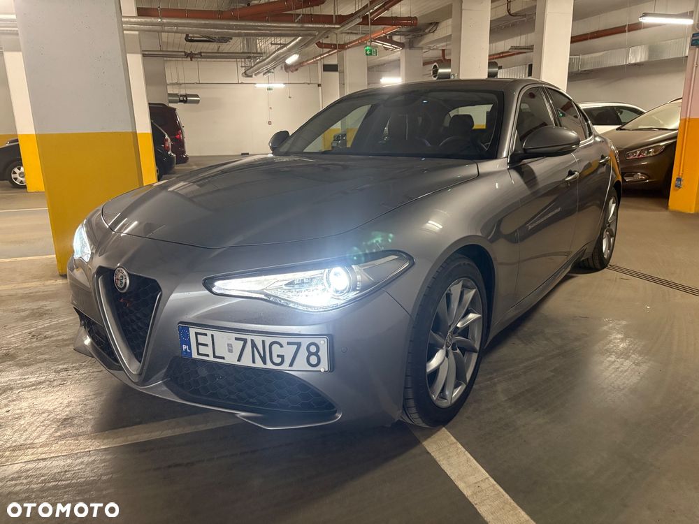 Alfa Romeo Giulia 2.2 AT8 Super - 2