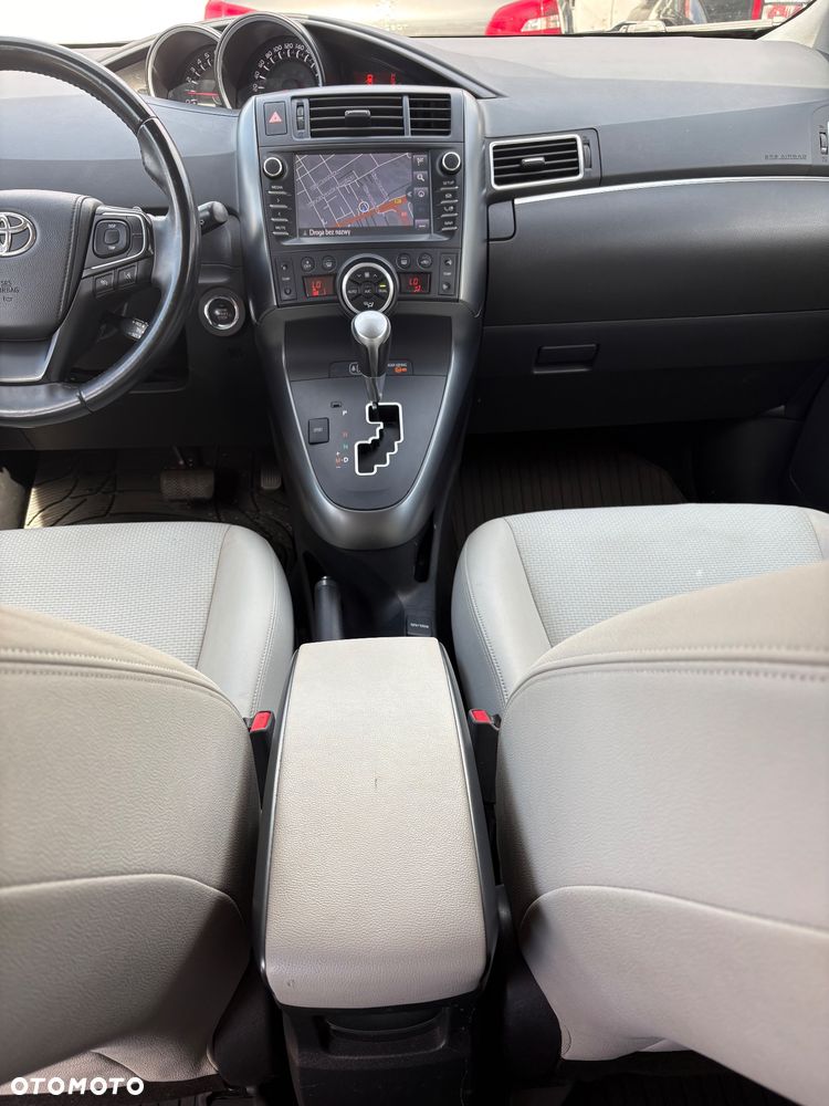 Toyota Verso 1.8 Prestige MS EU6 - 12