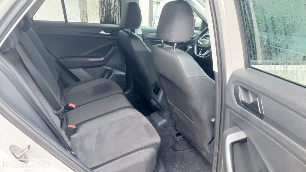 VW T-Roc 1.0 TSI - 12