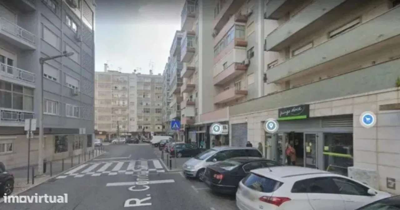 Excelente apartamento de 3 assoalhadas entre a Av de Roma e Av EUA - Grande imagem: 3/15