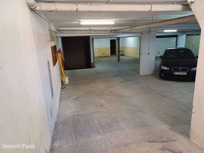 Garagens Feijó,Almada - Grande imagem: 3/4