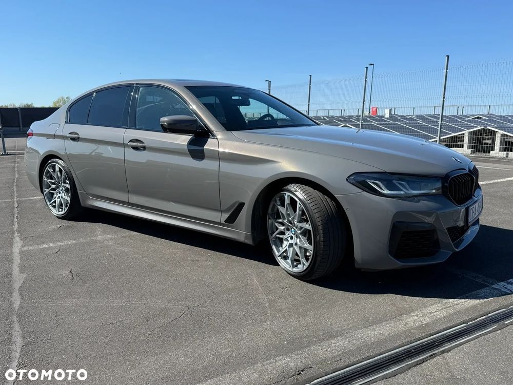 BMW Seria 5 M550i xDrive - 2