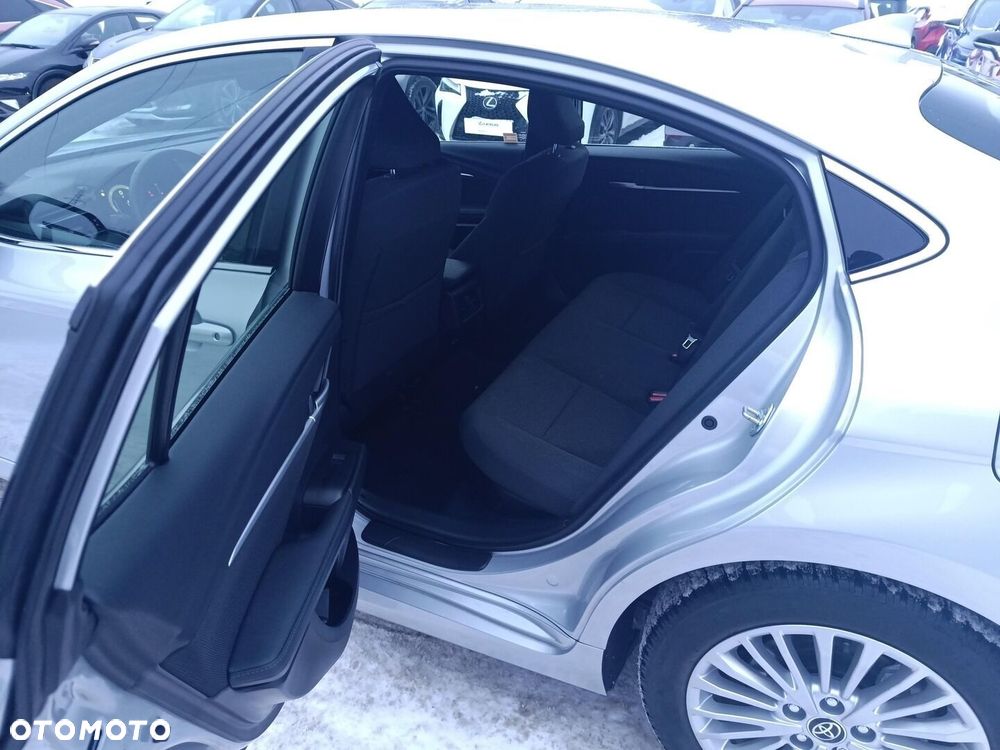 Toyota Camry - 22
