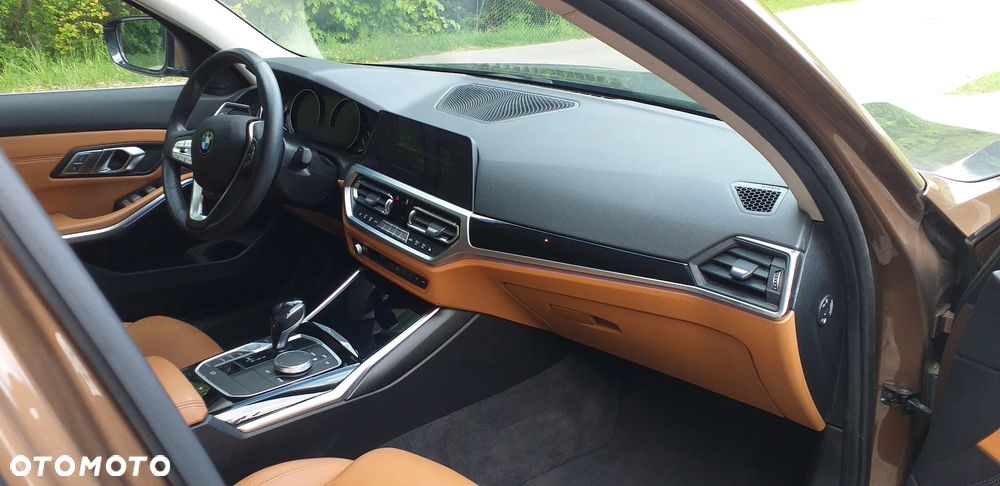 BMW Seria 3 318d Sport Line - 9