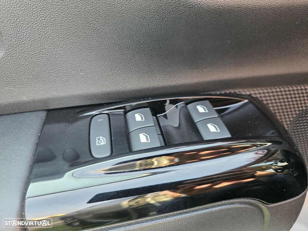 Citroën C3 1.2 PureTech Shine - 14