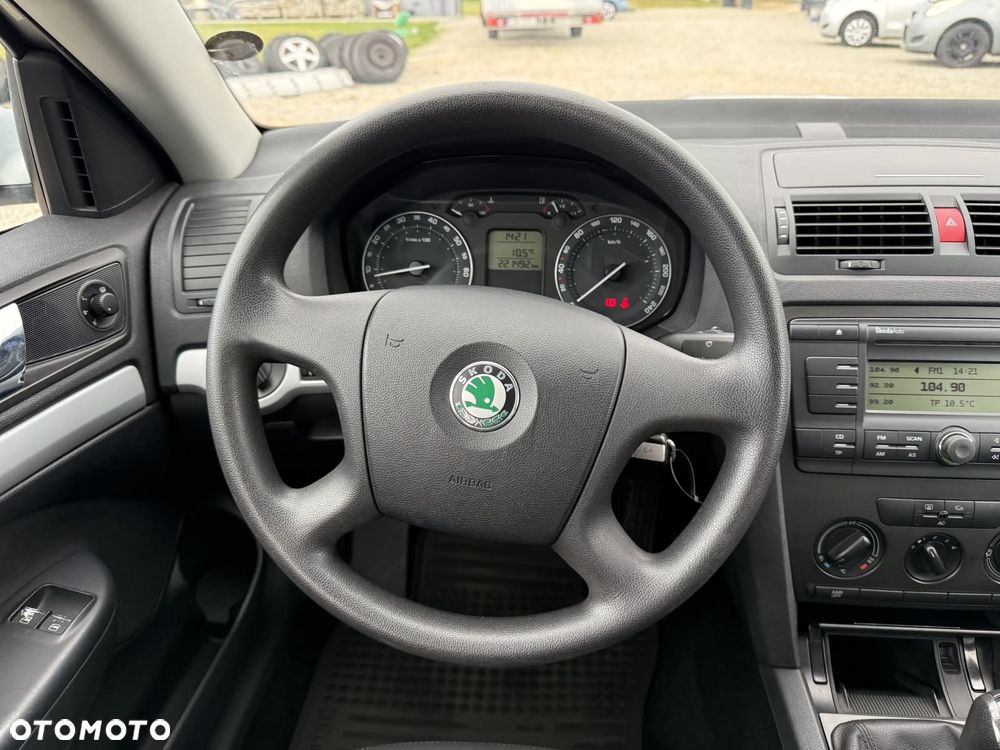 Skoda Octavia 1.6 Combi Ambiente - 26
