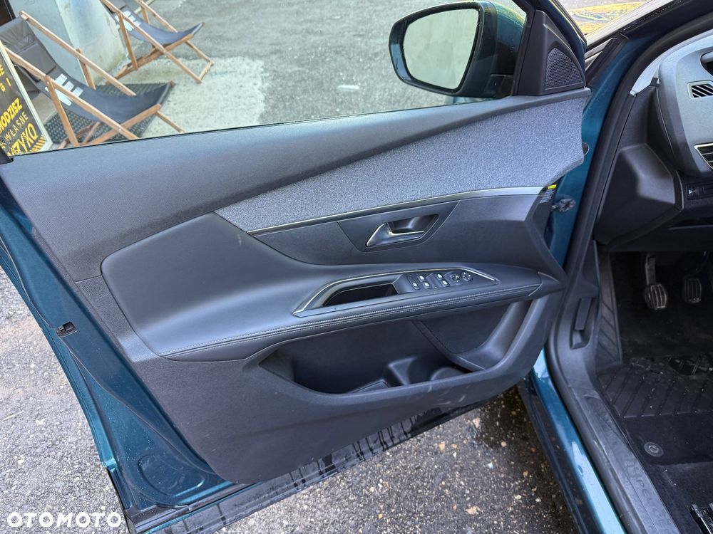 Peugeot 5008 PureTech 130 Stop & Start Allure Business-Paket - 21