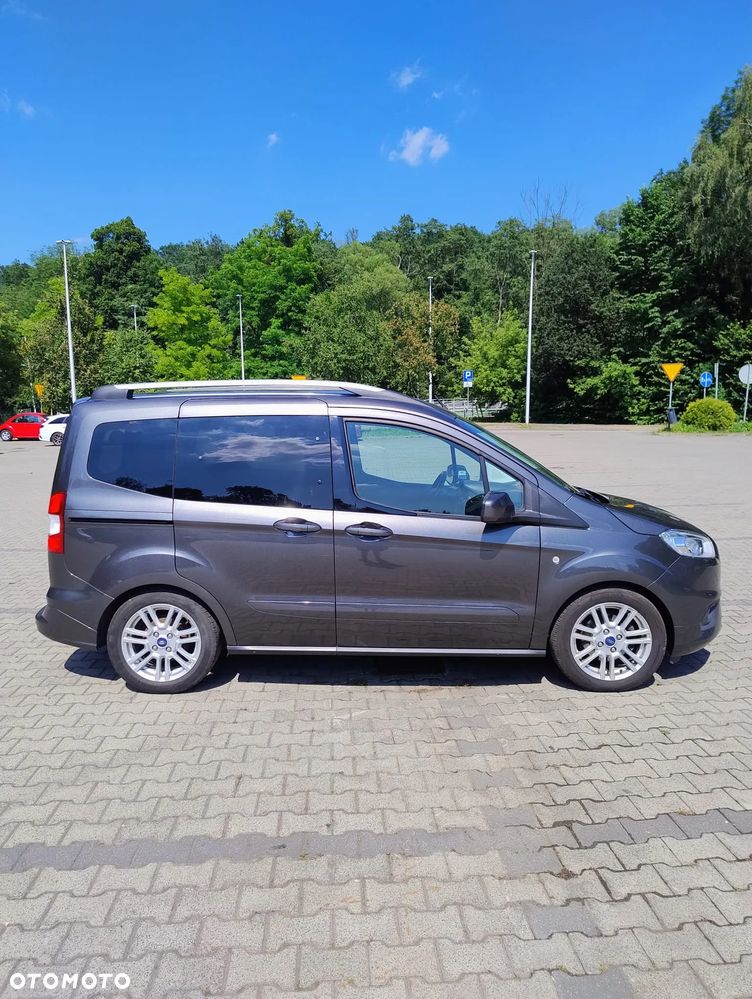 Ford Tourneo Courier 1.5 TDCi Titanium - 1