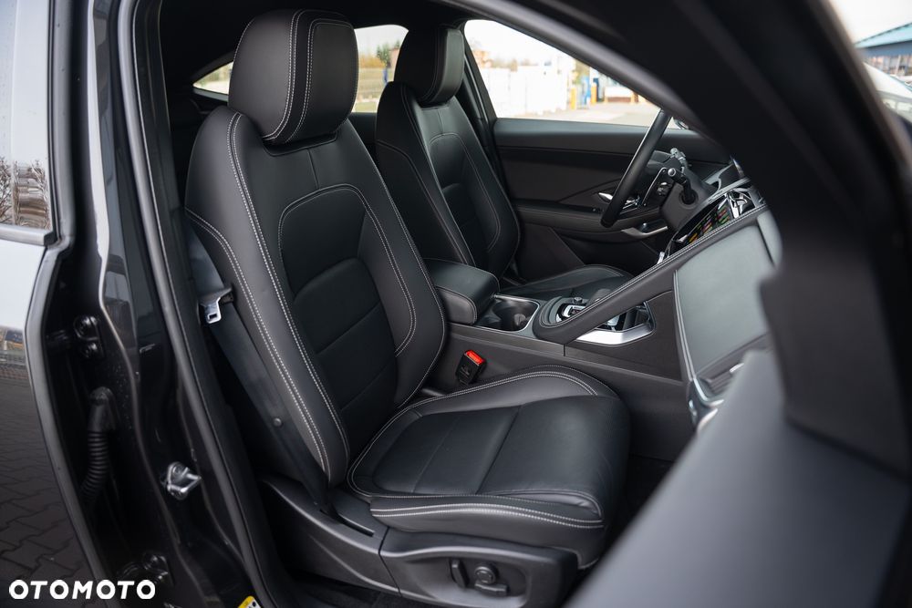Jaguar E-Pace P200 AWD SE - 25