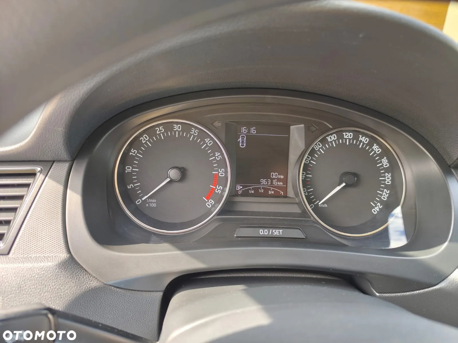 Skoda RAPID - 11