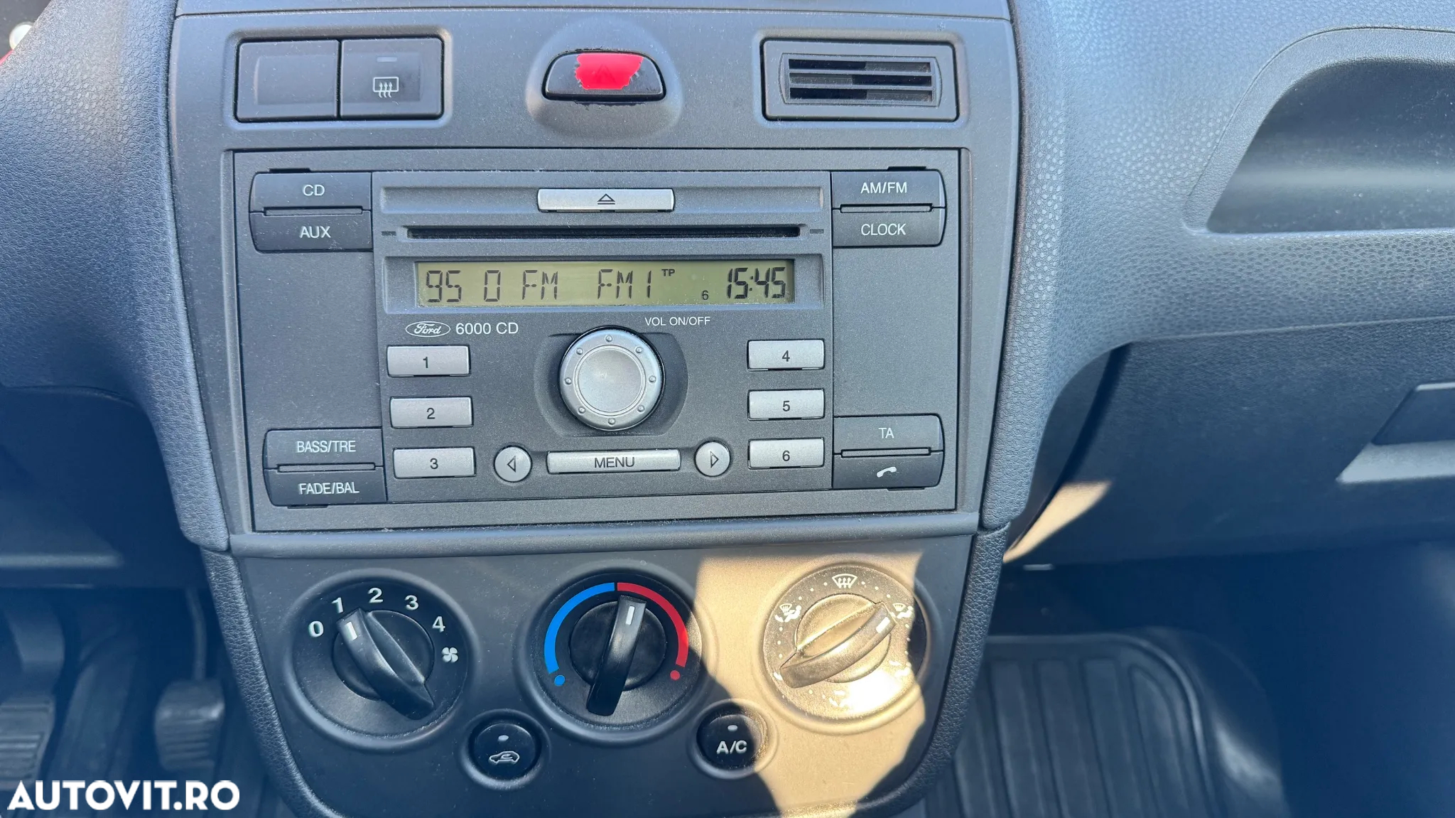 Ford Fiesta 1.3i Ambiente - 7