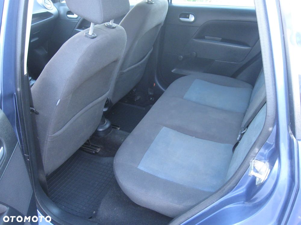 Ford Fiesta 1.3 Ambiente - 10