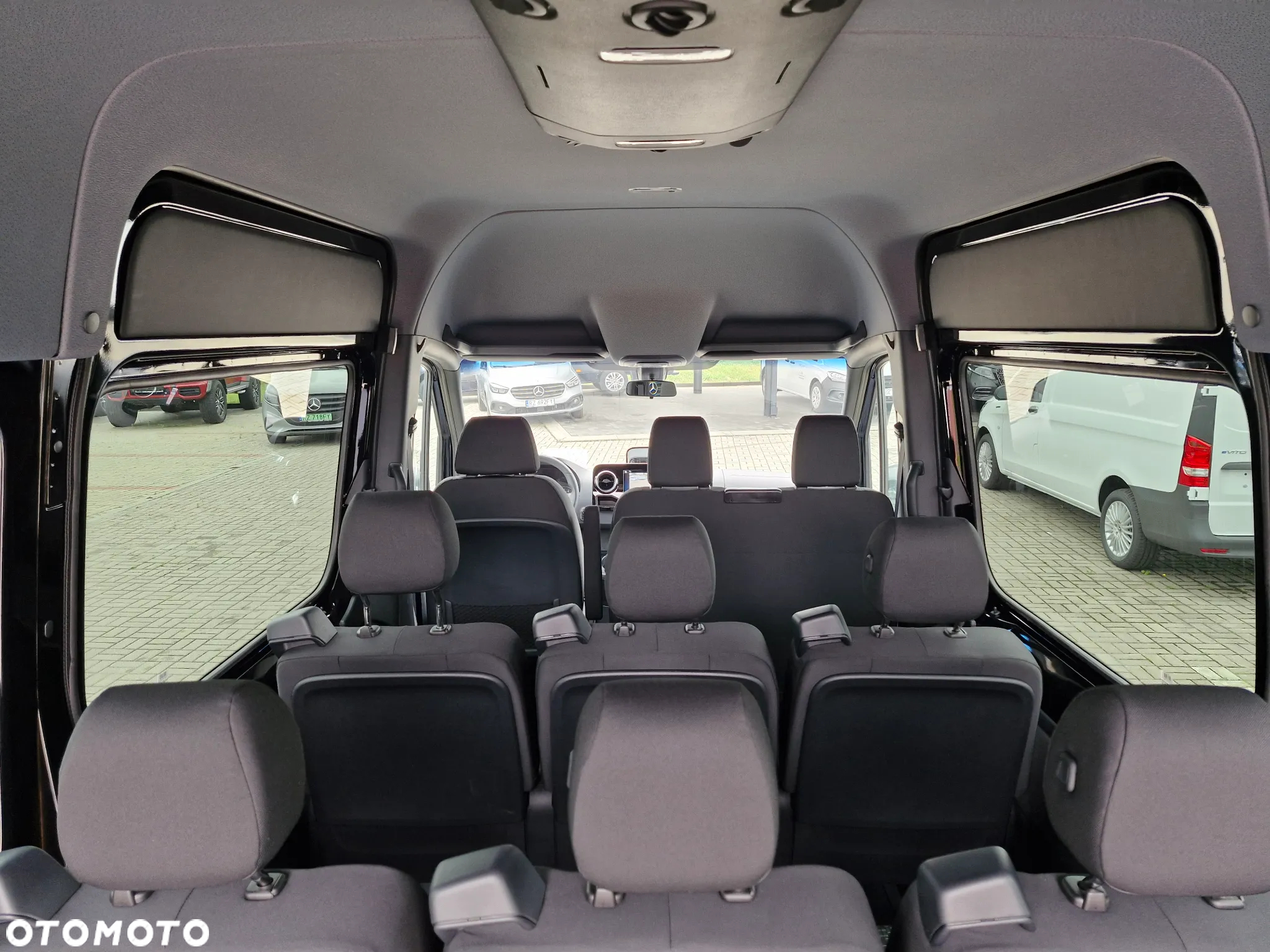 Mercedes-Benz Sprinter - 13