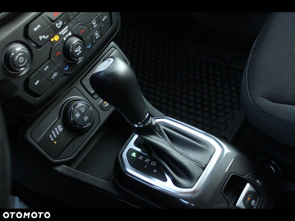 Jeep Renegade - 11