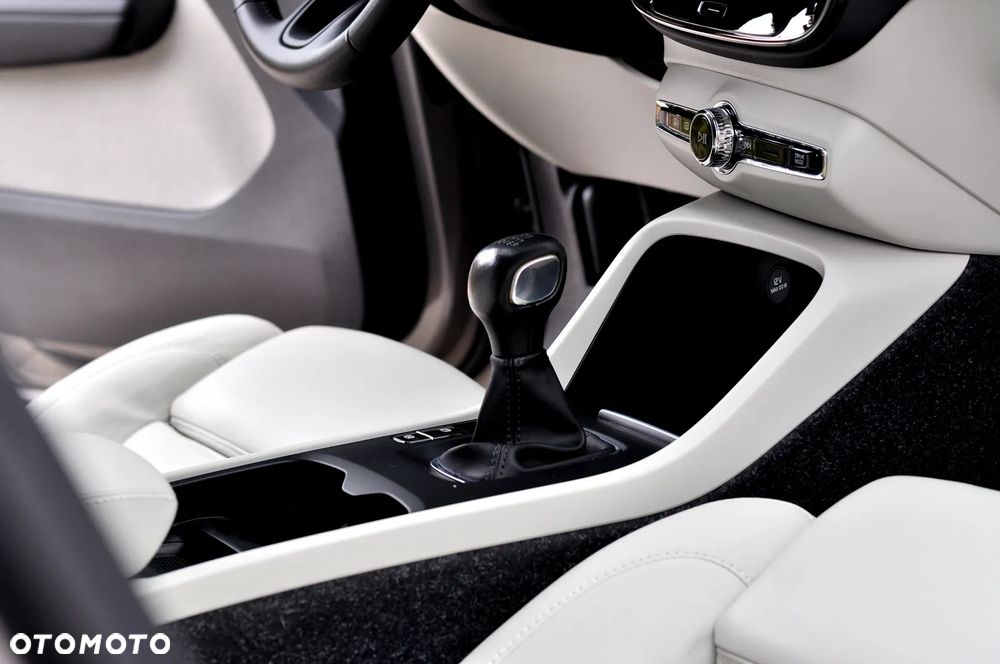 Volvo XC 40 T3 Inscription - 22