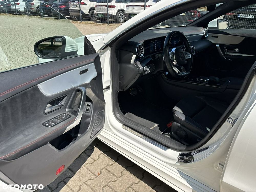 Mercedes-Benz CLA 200 7G-DCT AMG Line - 11