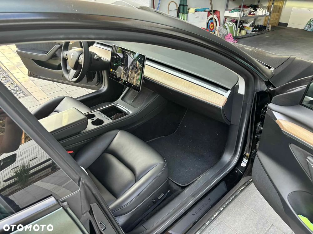 Tesla Model 3 Long Range AWD - 11