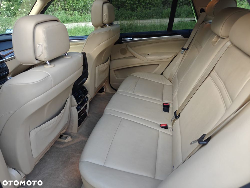 BMW X5 xDrive35i Edition Exclusive - 10