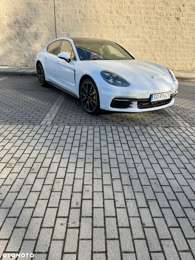 Porsche Panamera 4 - 8