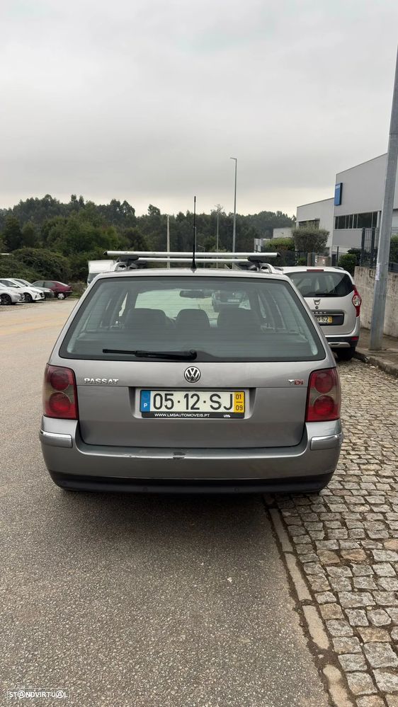 VW Passat Variant 1.9 TDi Highline Tip - 6