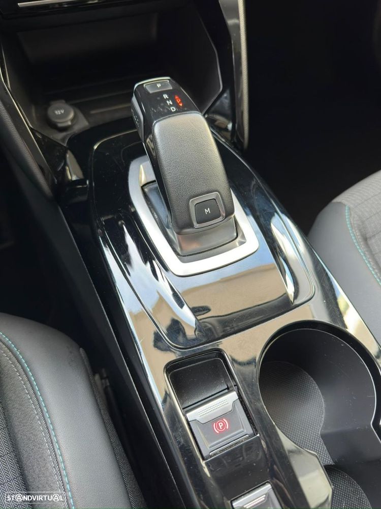 Peugeot 2008 1.2 PureTech Allure EAT6 - 12