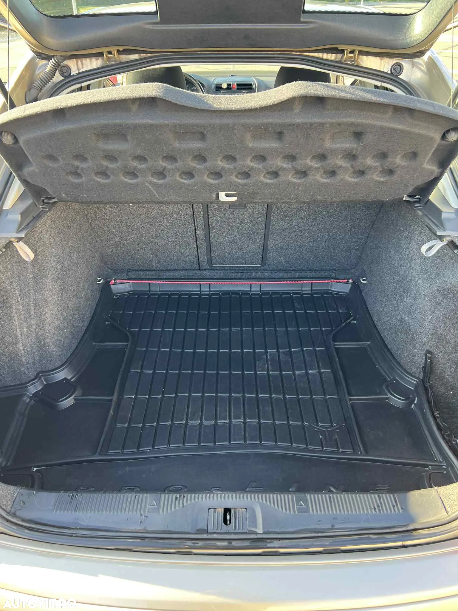 Skoda Octavia 2.0 FSI Trend - 12