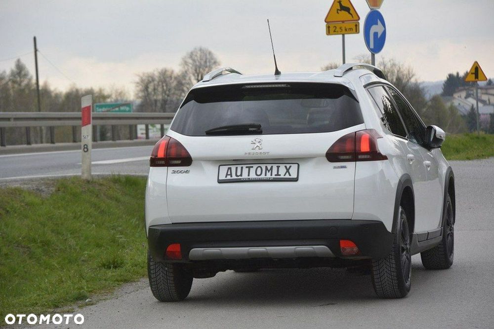 Peugeot 2008 1.6 BlueHDi Allure S&S - 8