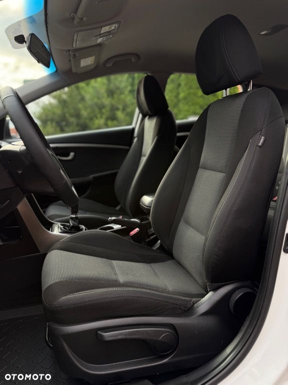 Hyundai i30 1.6 CRDi BlueDrive Premium - 25