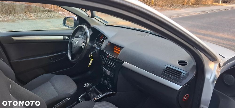 Opel Astra 1.8 Edition 111 Jahre - 13