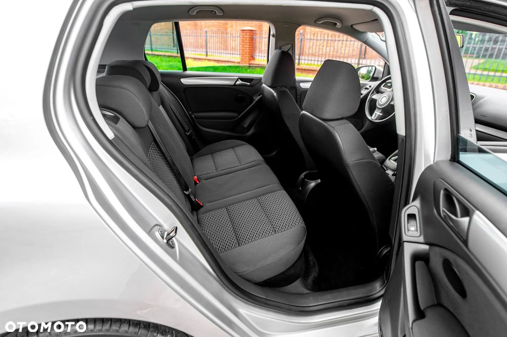 Volkswagen Golf 1.6 Highline - 24
