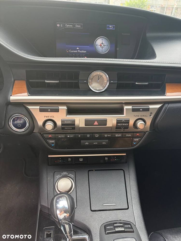 Lexus ES - 8