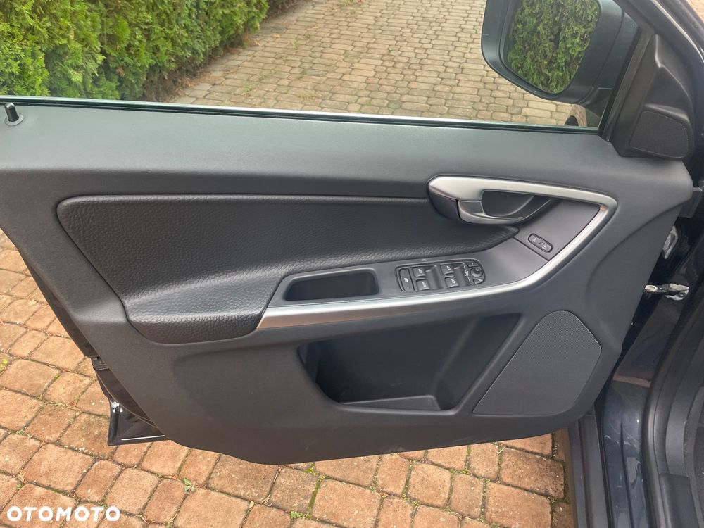 Volvo XC 60 2.4D AWD Summum - 21