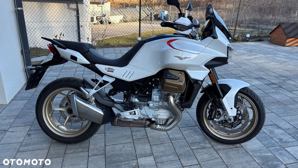 Moto Guzzi V100 Mandello - 3