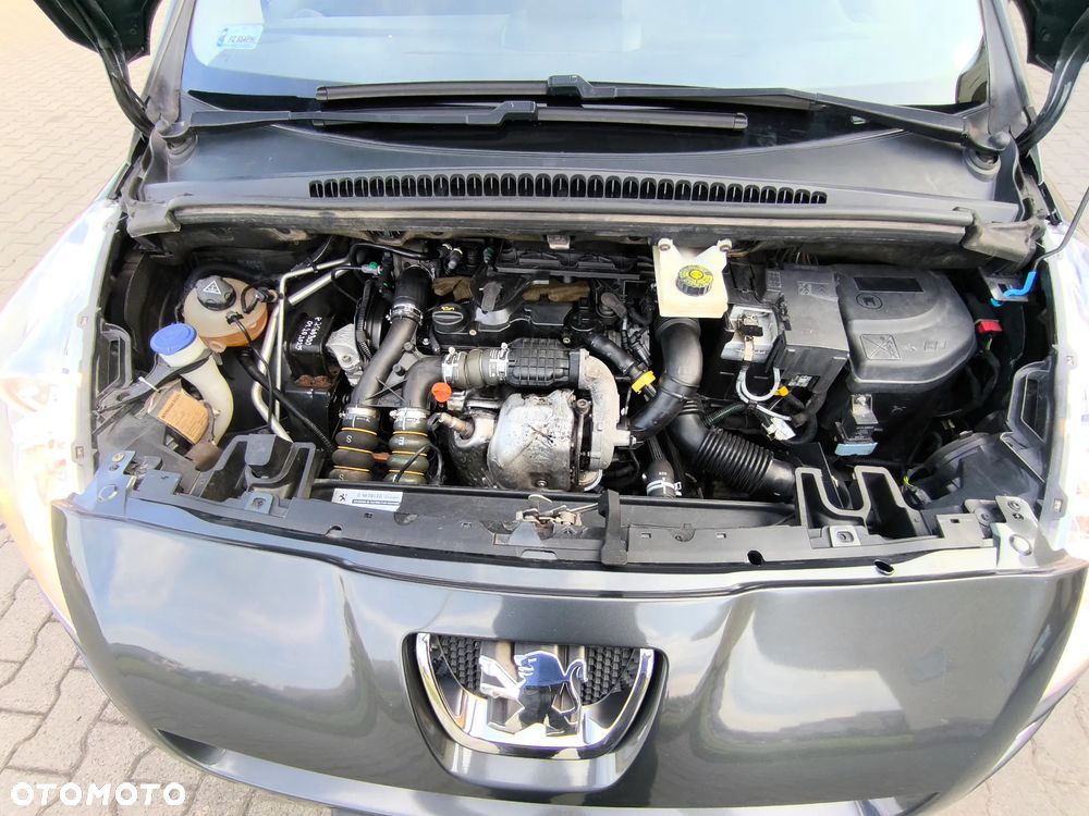 Peugeot 5008 1.6 e-HDi Active S&S - 19