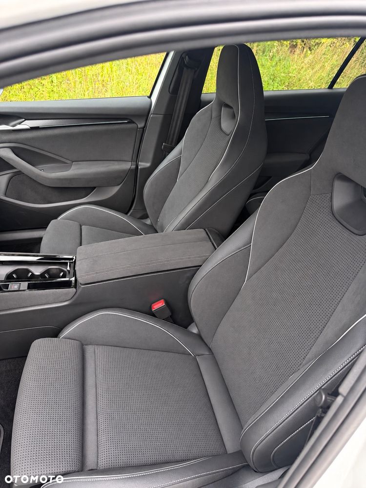 Skoda Superb 1.5 TSI Plug-in Hybrid Sportline DSG - 21