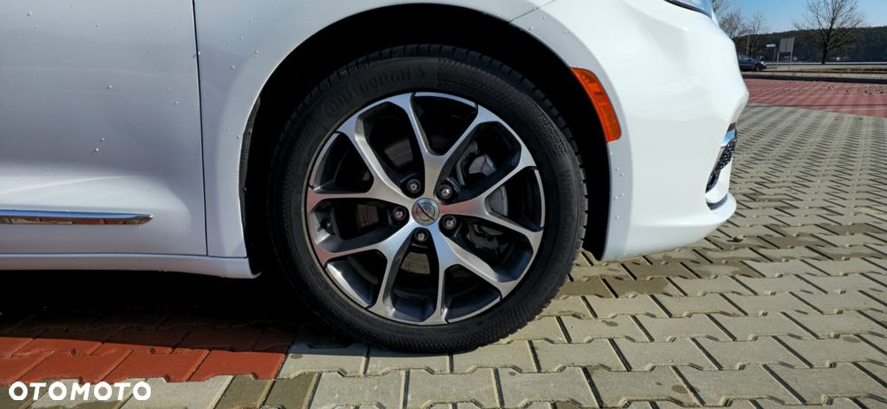 Chrysler Pacifica - 31