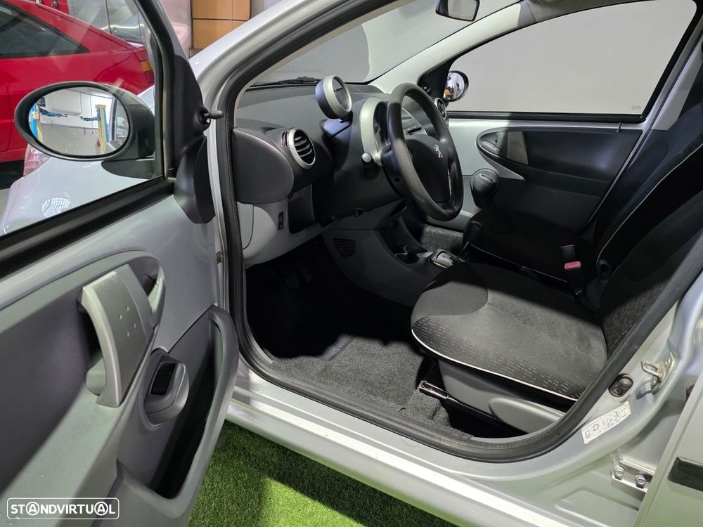 Peugeot 107 1.0 Trendy 2 Tronic - 6