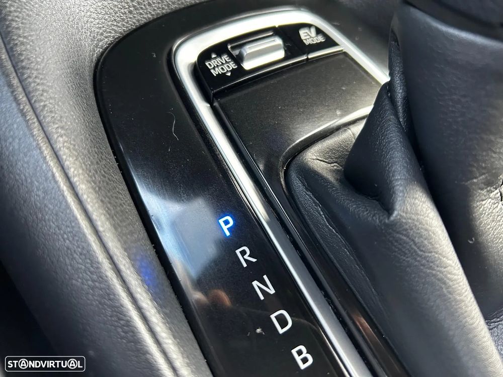 Toyota Corolla Touring Sports 1.8 Hybrid Comfort+P.Sport - 16