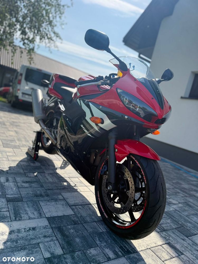 Yamaha YZF - 6
