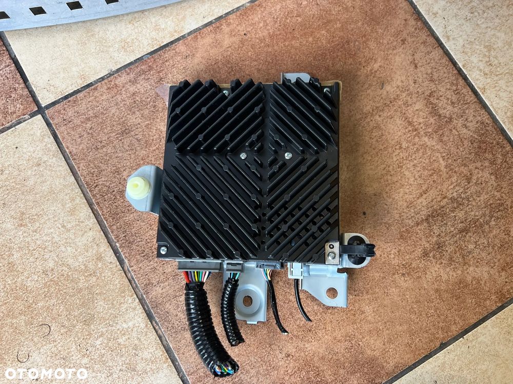WZMACNIACZ AUDIO HONDA CIVIC X 39186-TGL-G020-M1 - 2
