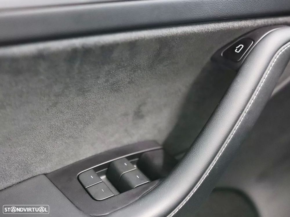 Tesla Model Y Performance Tração Integral - 14