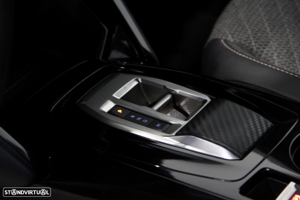 Peugeot 2008 1.2 Hybrid Allure e-DCS6 - 28