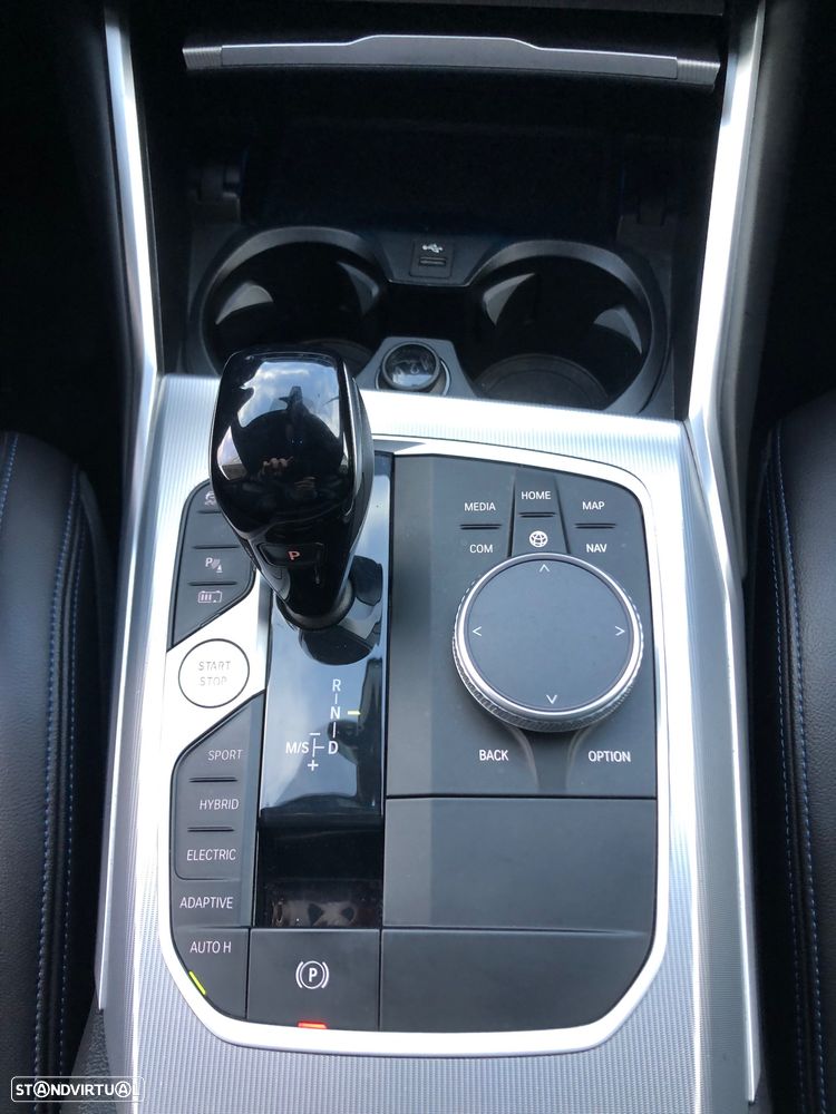 BMW 320 e Pack Desportivo M Auto - 31