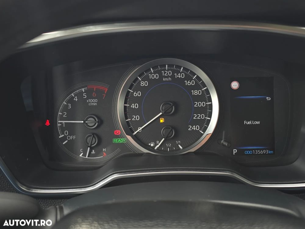 Toyota Corolla Sedan 1.8 HSD Business - 6