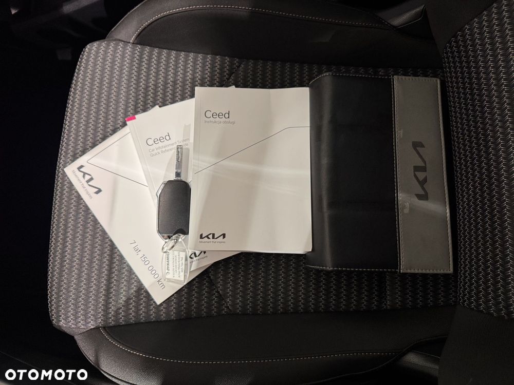 Kia Ceed - 28
