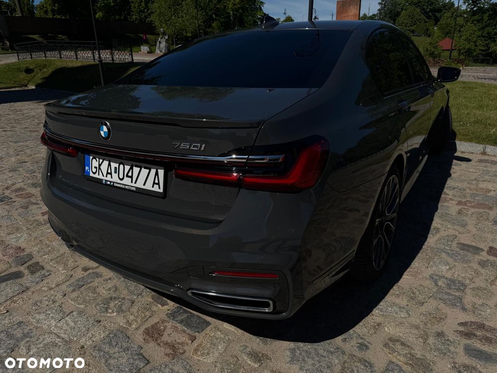BMW Seria 7 750i xDrive - 18